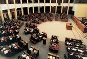 parlament1.jpg
